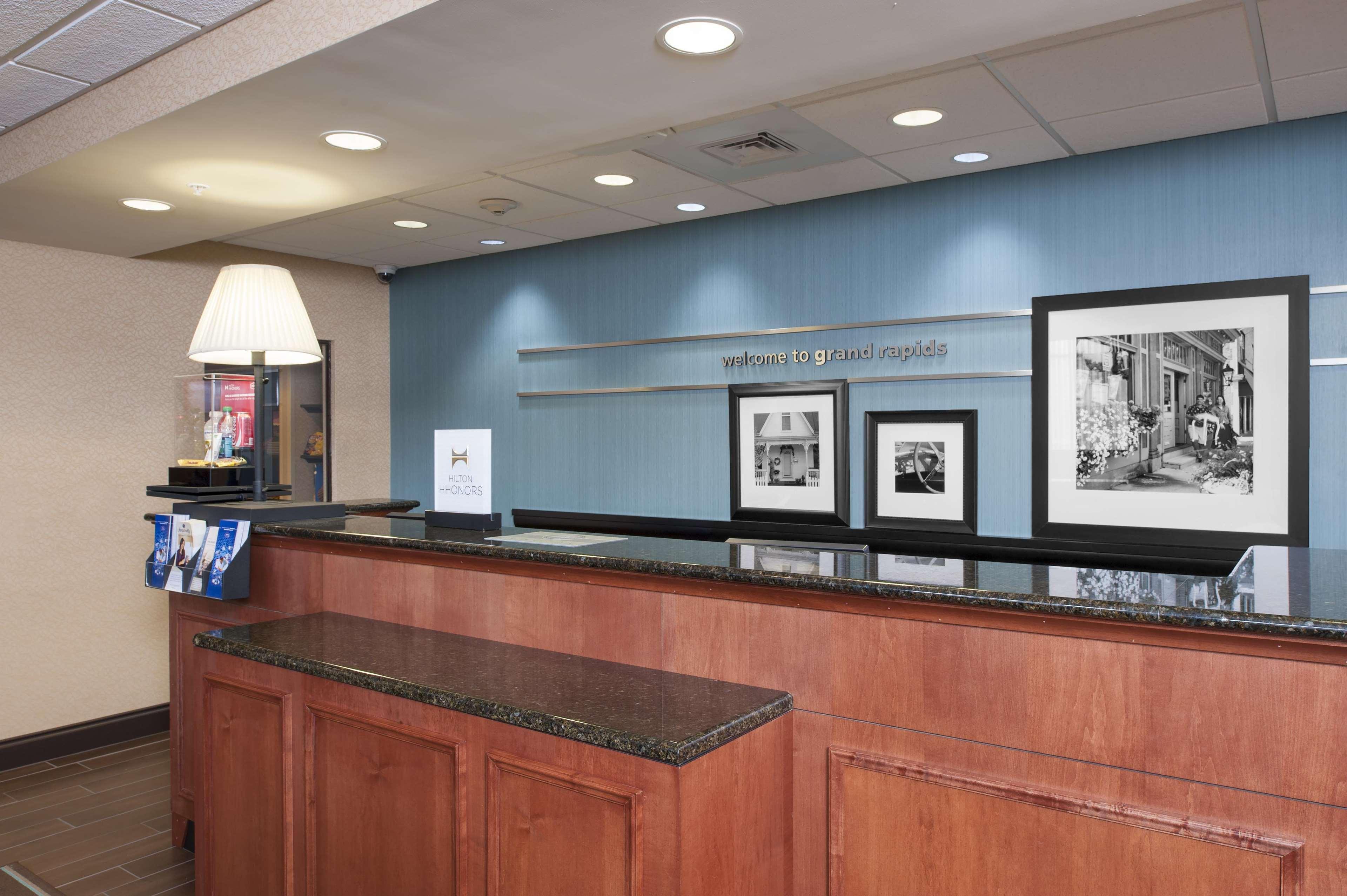 Hampton Inn & Suites Grand Rapids-Airport 28Th St Cascade Eksteriør billede