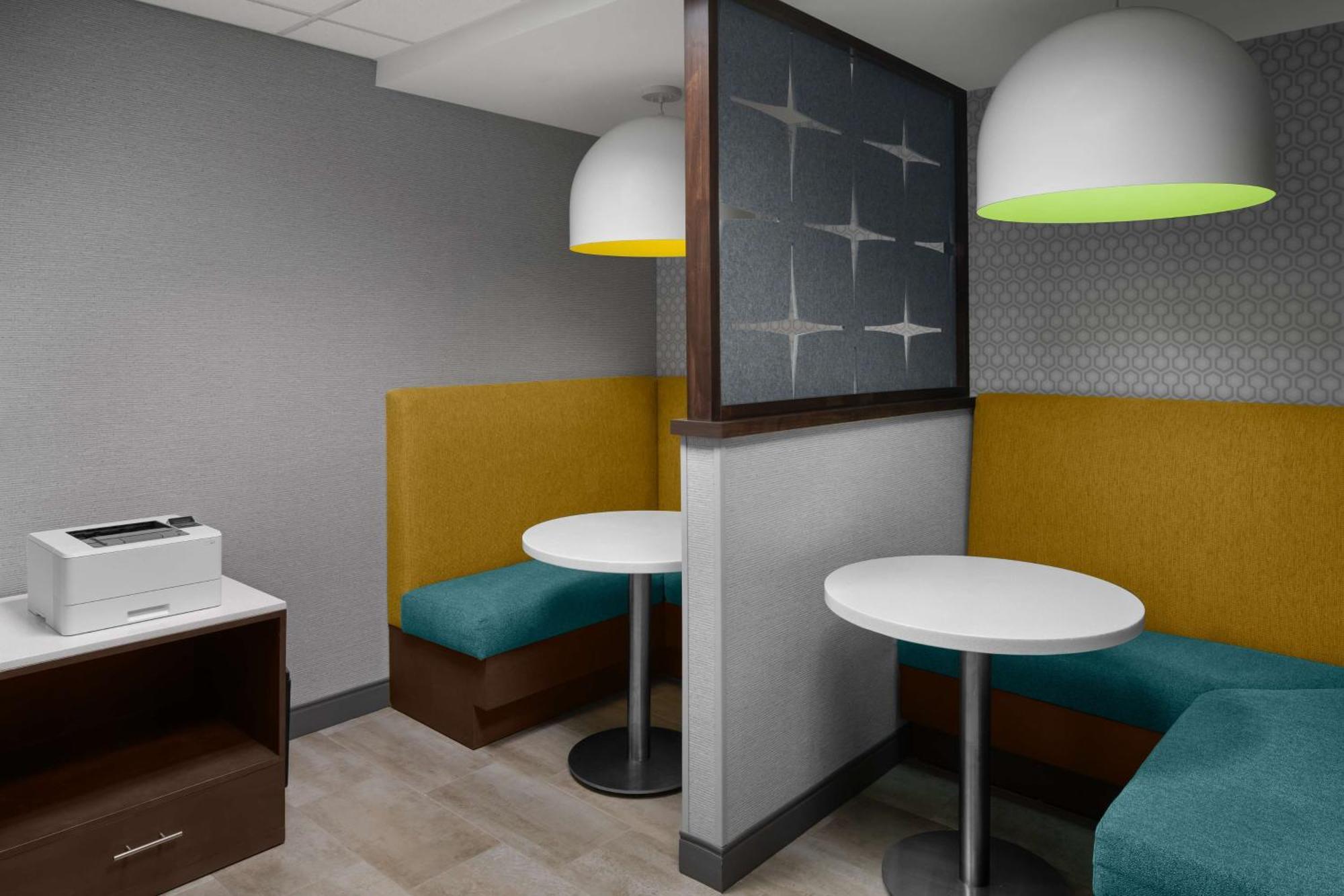 Hampton Inn & Suites Grand Rapids-Airport 28Th St Cascade Eksteriør billede